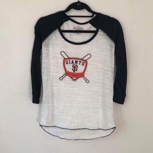 SF Giants size M baseball tee